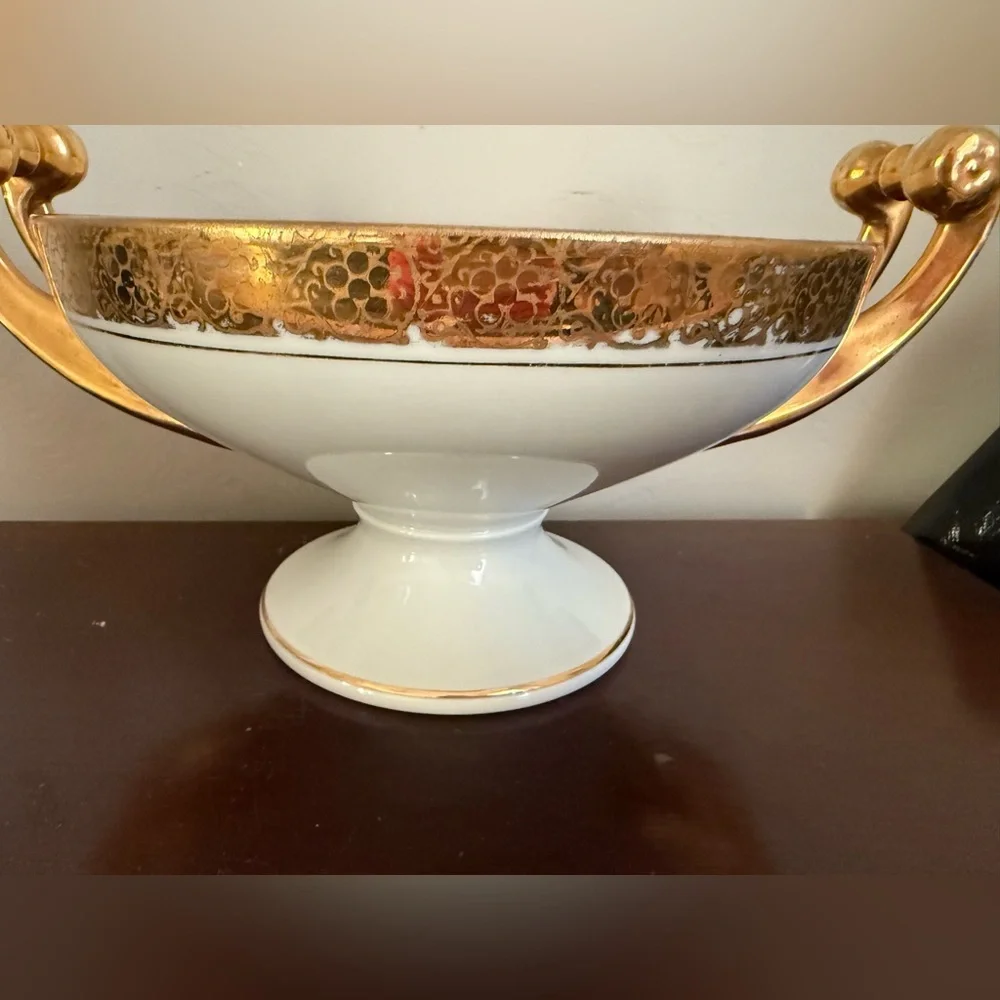 Vtg Hutschenreuther‎ Gelb Bavaria Germany 10” Serving Dish White & Gold Pedestal